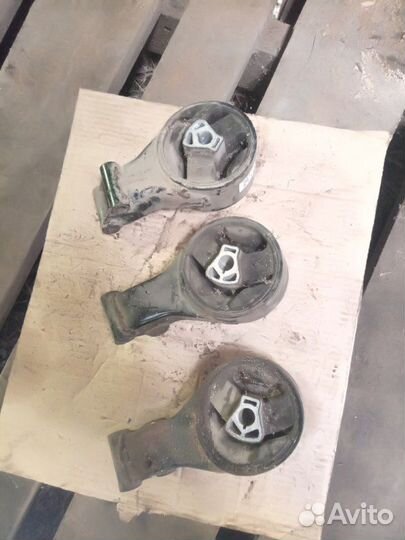 Подушка двигателя Chevrolet Cruze