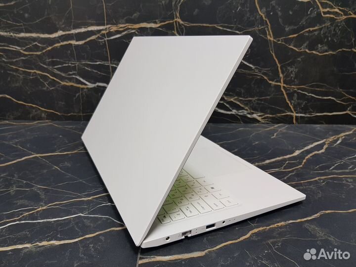 Игровой ноутбук maibenben на Ryzen 5/8Gb/SSD 512Gb