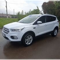 Ford Kuga 1.5 AT, 2018, 41 000 км, с пробегом, цена 2 080 000 руб.