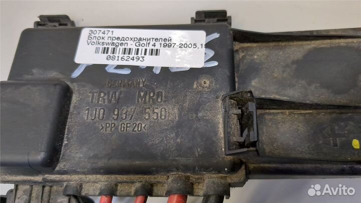 Блок предохранителей Volkswagen Golf 4, 1999