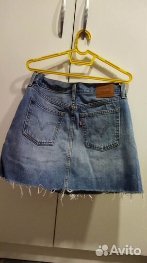 Продам джинсовую юбку Levi's