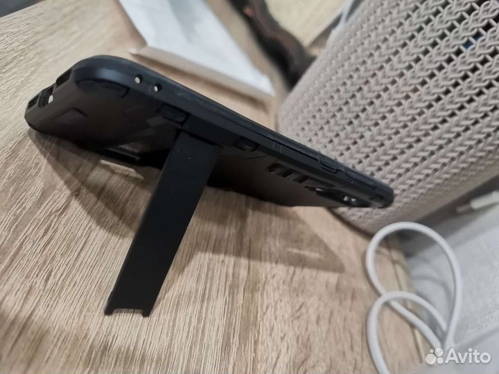 Продам защитный чехол бампер Xiaomi Mi 9 SE