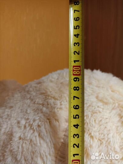 Большой плюшевый медведь