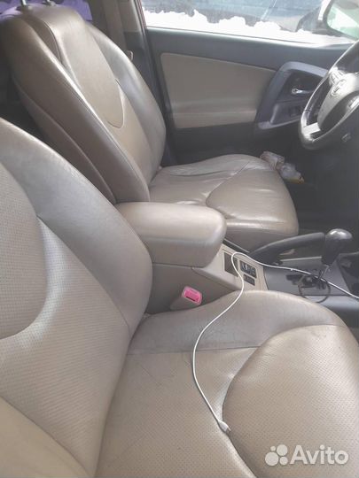 Toyota RAV4 2.0 CVT, 2011, 165 192 км