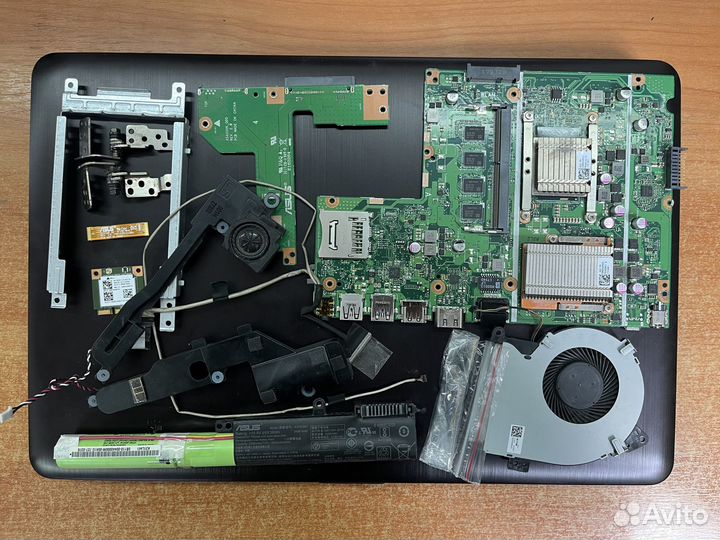Ноутбук Asus K541UV в разборе, плата мертвая