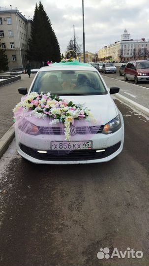 Свадебные украшения на автомобиль