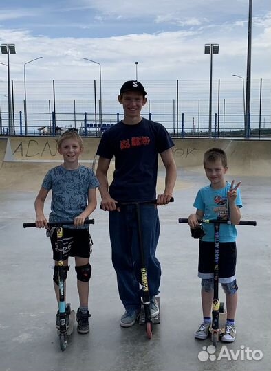 Тренер по трюковому самокату