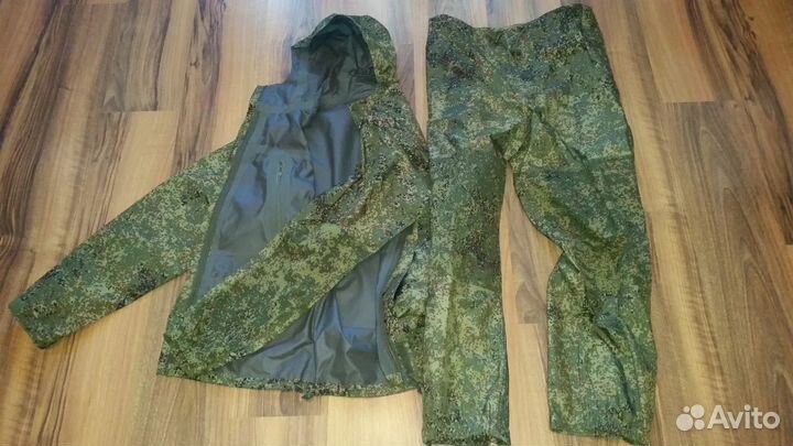 Костюм ветровлагозащитный