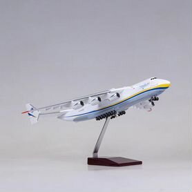 Большой самолёт An-225 Mriya Antonov 1:200