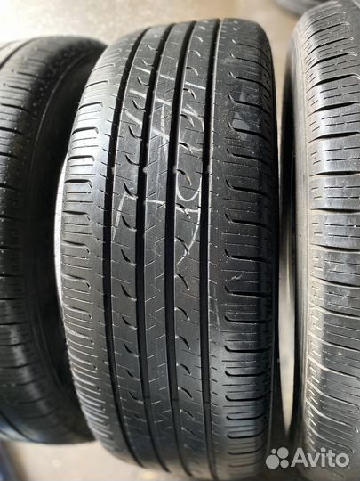 Goodyear EfficientGrip SUV 4x4 215/60 R17