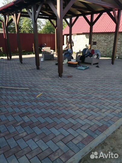 Укладка брусчатки, тротуарной плитки, камня