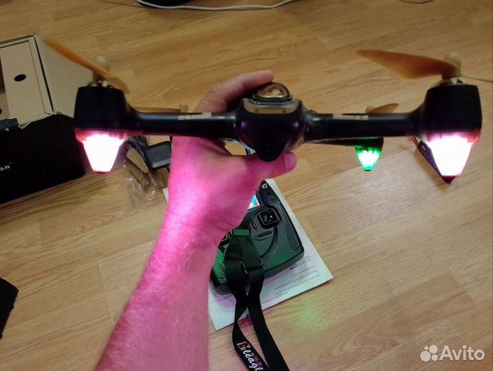Квадрокоптер hubsan h501s
