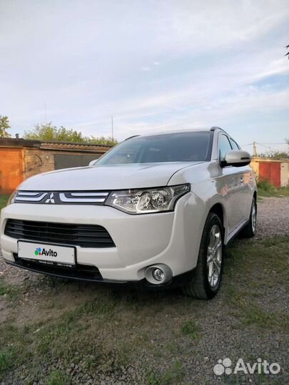 Mitsubishi Outlander 2.4 CVT, 2013, 136 200 км