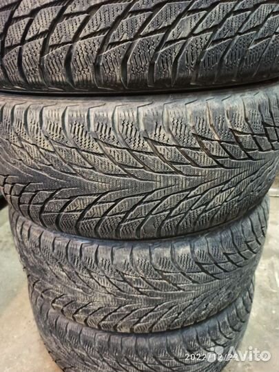 Nokian Tyres Hakkapeliitta R2 235/55 R17 103R