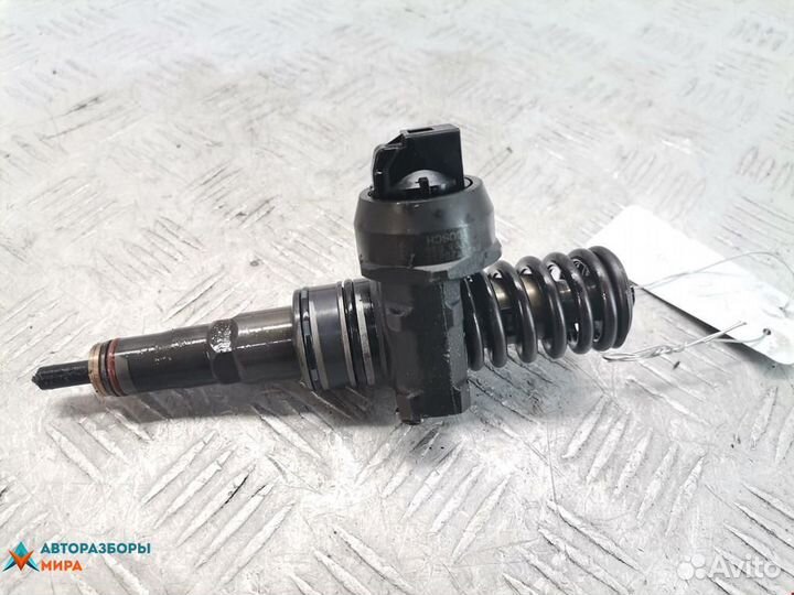 Форсунка Volkswagen Golf 4 2006 038130073AG