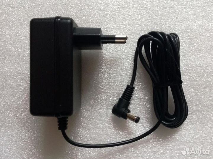 Адаптер питания сетевой 8V 2.25A