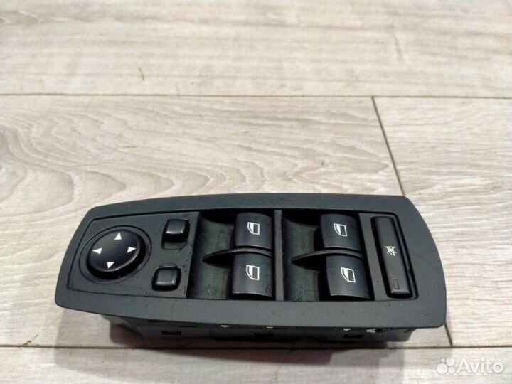 Блок управления стеклоподъемниками передний левый