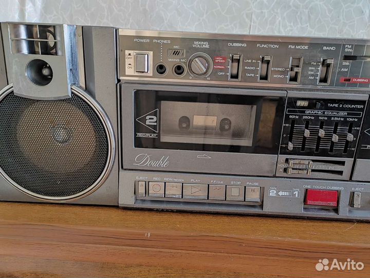 Кассетный магнитофон Hitachi