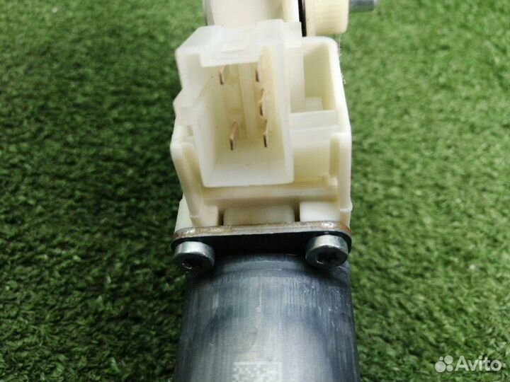 Блок моторчика стеклоподъемника задний левый