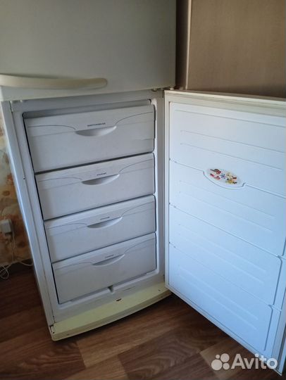 Холодильник Атлант в хорошем состоянии