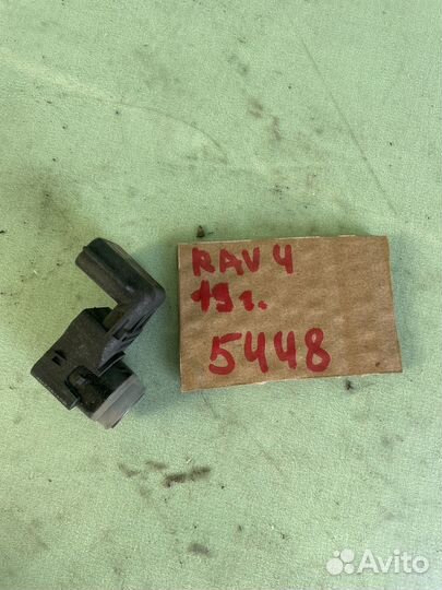 Датчик парктроника передний toyota rav 4 xa50