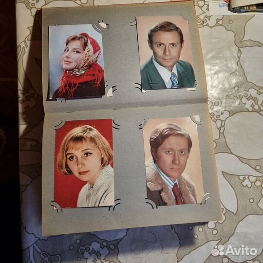 Альбом с фотографиями актёров