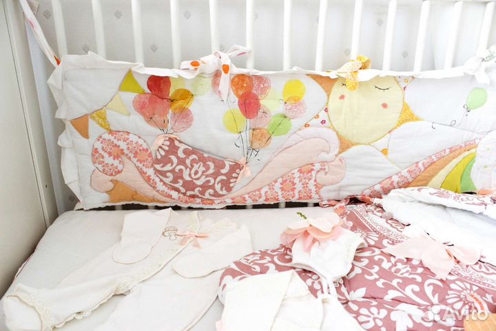 Комплект в детскую кроватку и на выписку