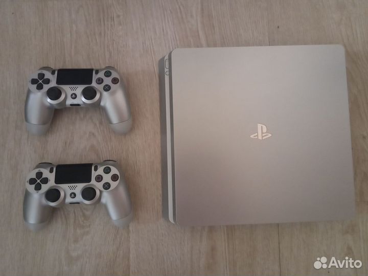 Playstation 4 Slim 500GB Limited Edition Silver