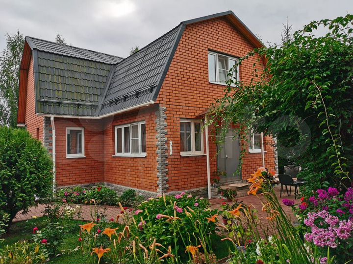 Дом 218,9 м² на участке 12 сот.