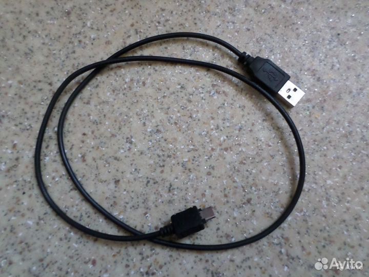USB-кабель для старого телефона Nokia N67
