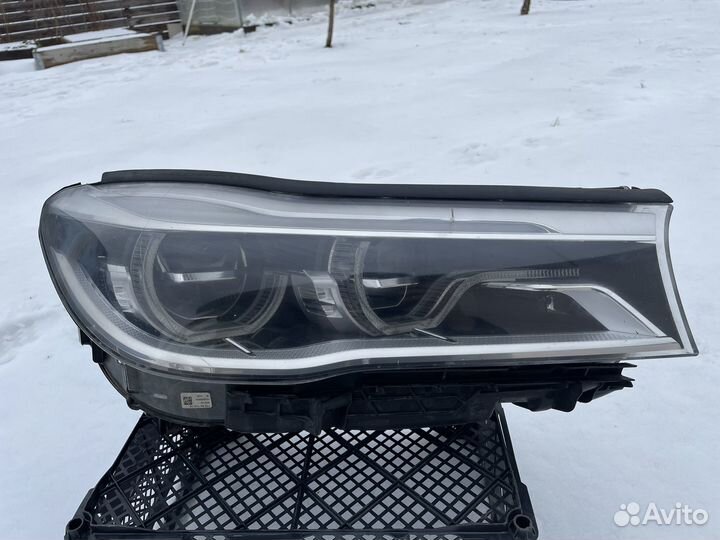 Правая фара BMW G11 adaptive LED