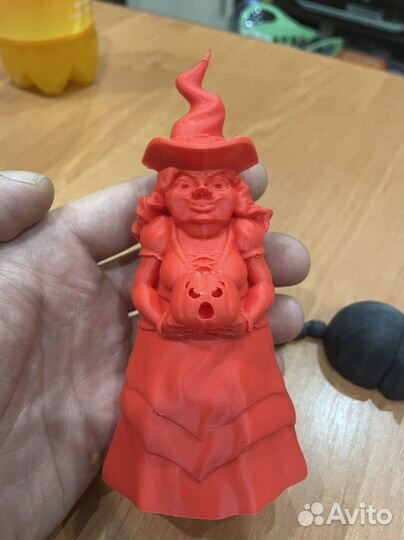 Статуэтка ведьма с тыквой хэллоуин