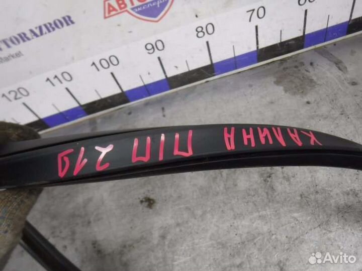 Уплотнитель стекла двери передний правый Лада