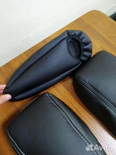 Чехлы на подлокотник Веста Лада Vesta