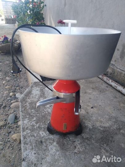 Сепаратор для молока электрический