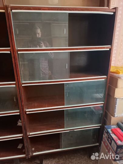 Стеллажи,комоды,шкафы