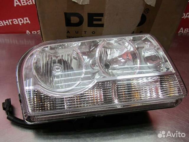 Фара правая Chrysler 300C 04-07
