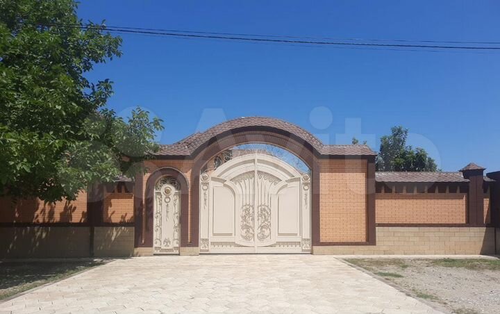 Дом 400 м² на участке 20 сот.