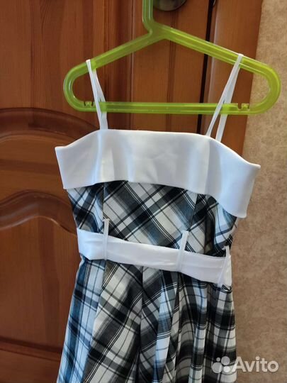 Платье для девочки, примерный возраст 8-9 лет