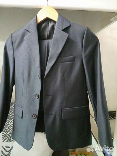 Школьный костюм для мальчика 134 новый