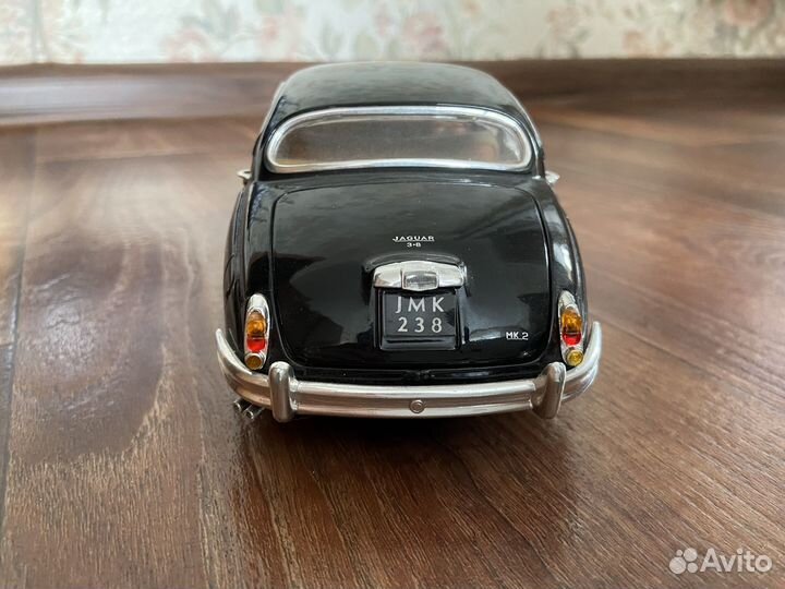 Модель автомобиля Jaguar Mark 2 1959 1/18