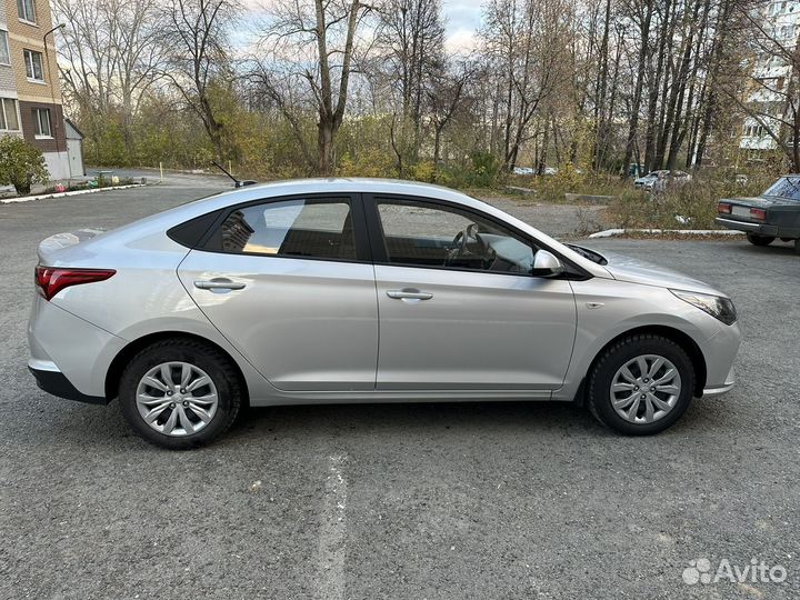 Hyundai Solaris 1.6 AT, 2022, 11 000 км