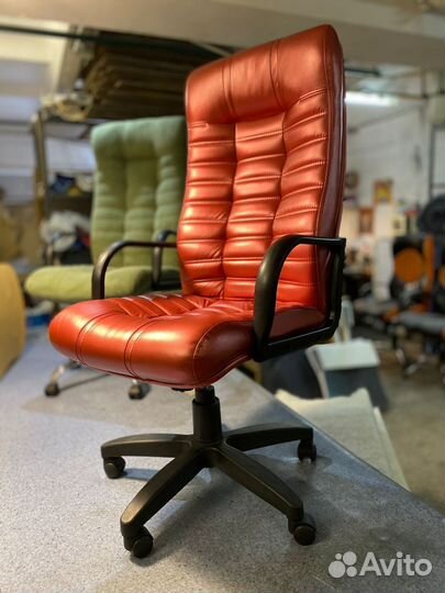 Офисное кресло