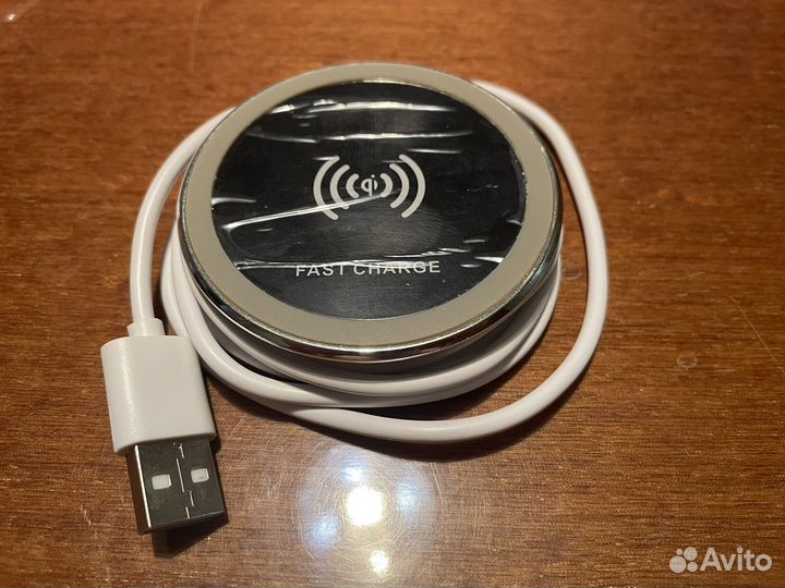 Беспроводная зарядка в столешницу