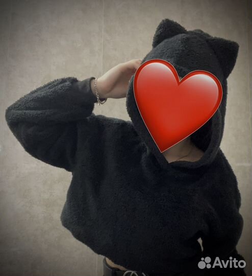 Толстовка женская укороченная