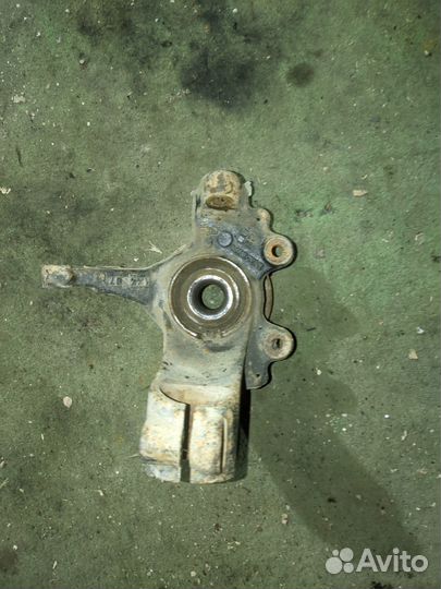 Кулак поворотный Ford Focus 2 2008-2011, правый