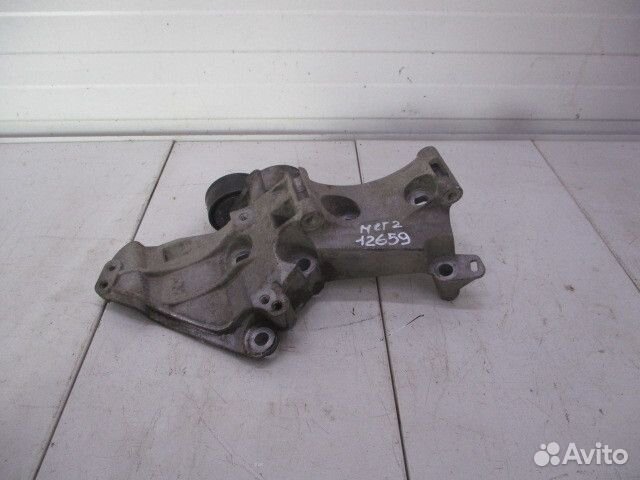 Кронштейн генератора Renault Megane 2