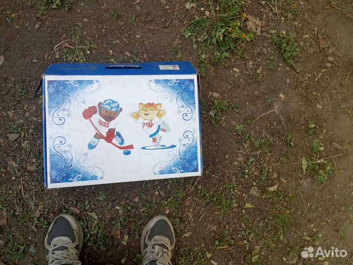 Самокаты, снегокаты, лыжи, коньки, ролики, санки