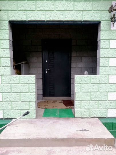 Новые пластиковые двери с установкой