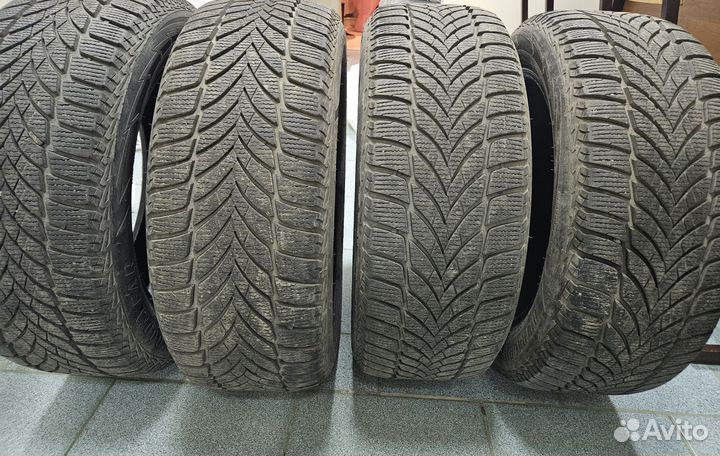 Goodyear UltraGrip Ice 2 215/55 R17